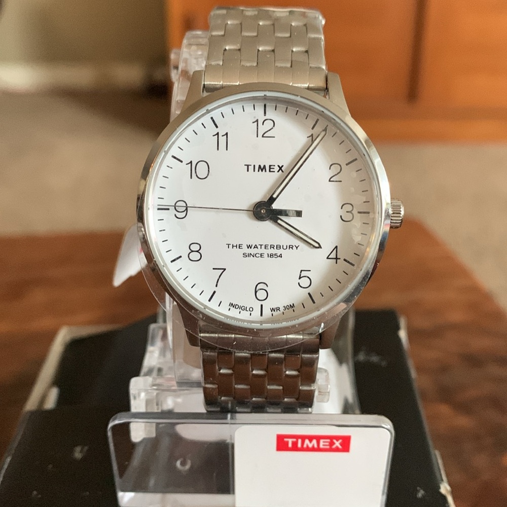 BNIB Timex Waterbury 36 mm Stainless Steel Quartz Wristwatch